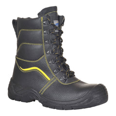 Black Portwest Steelite Fur Lined Protector safety Boot. Boot has a black sole, Protective toe and black and yellow laces. Boot has yellow contrast on the sides of the boot along the stitch line.