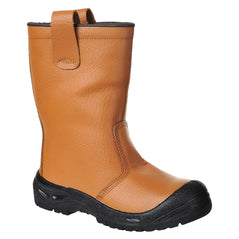 Tan Portwest Steelite Rigger Boot. Boot has a black sole, Protective toe and black toe scuff cap, Leather finish, Black inner and rigger boot upper attachments.